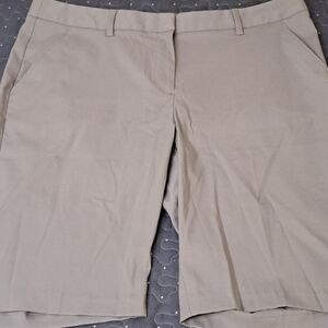 Greg Norman golf shorts size 14